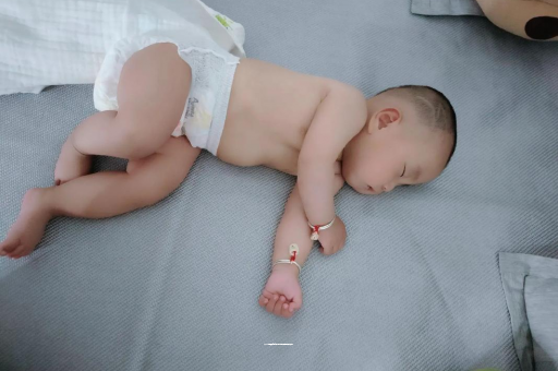 阜宁宝宝口水多怎么回事